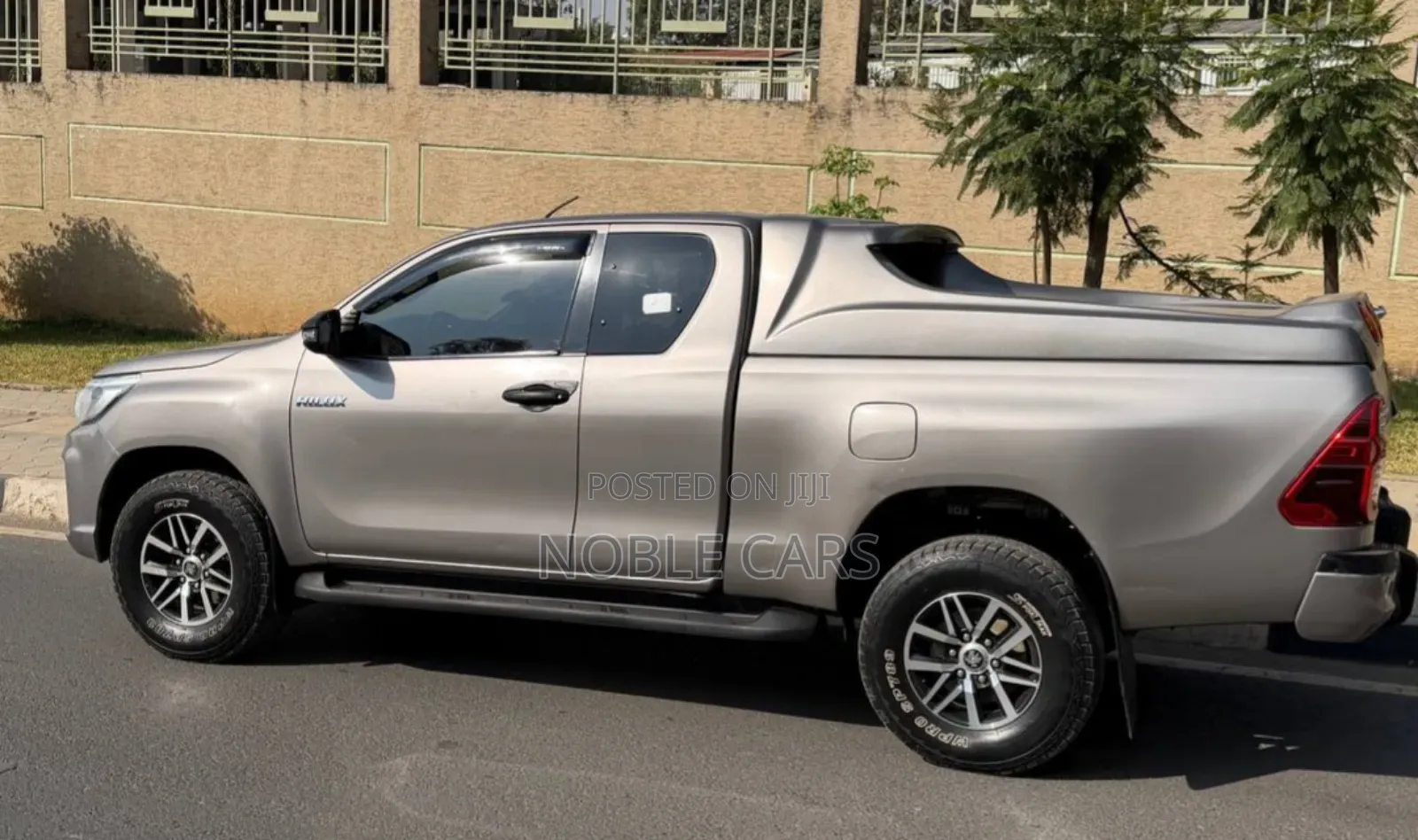 Toyota Hilux 2020 Brown