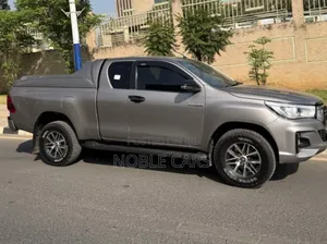 Toyota Hilux 2020 Brown