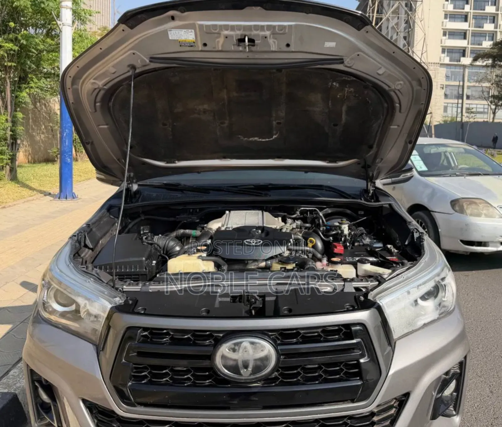Toyota Hilux 2020 Brown