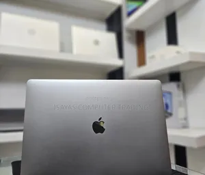 New Laptop Apple MacBook Pro 2019 16GB Intel Core I9 SSD 512GB