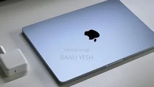 New Laptop Apple MacBook Air 2025 M4 15-Inch 16GB Apple M4 SSD 256GB