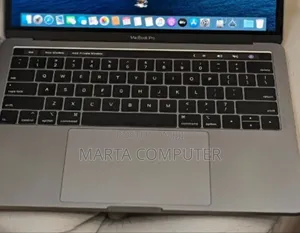 New Laptop Apple MacBook Pro 2019 16GB Intel Core I7 SSD 256GB