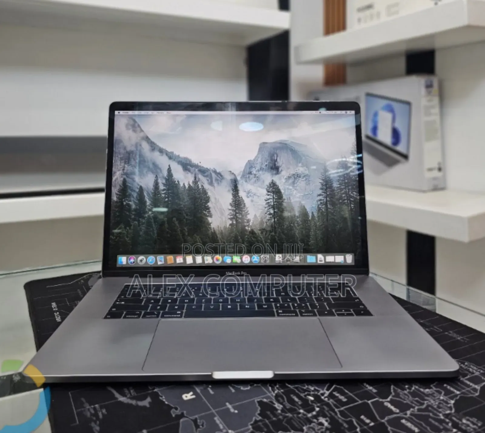 New Laptop Apple MacBook Pro 2019 16GB Intel Core I9 SSD 512GB