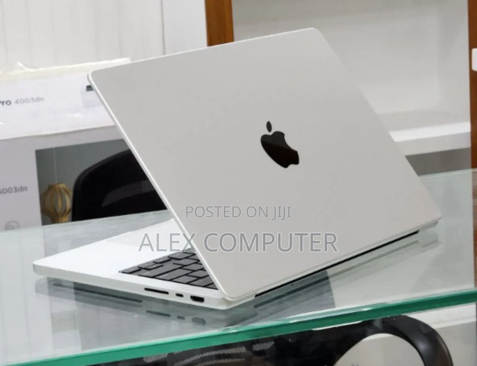 New Laptop Apple MacBook Pro M1 16GB Apple M1 Pro SSD 512GB