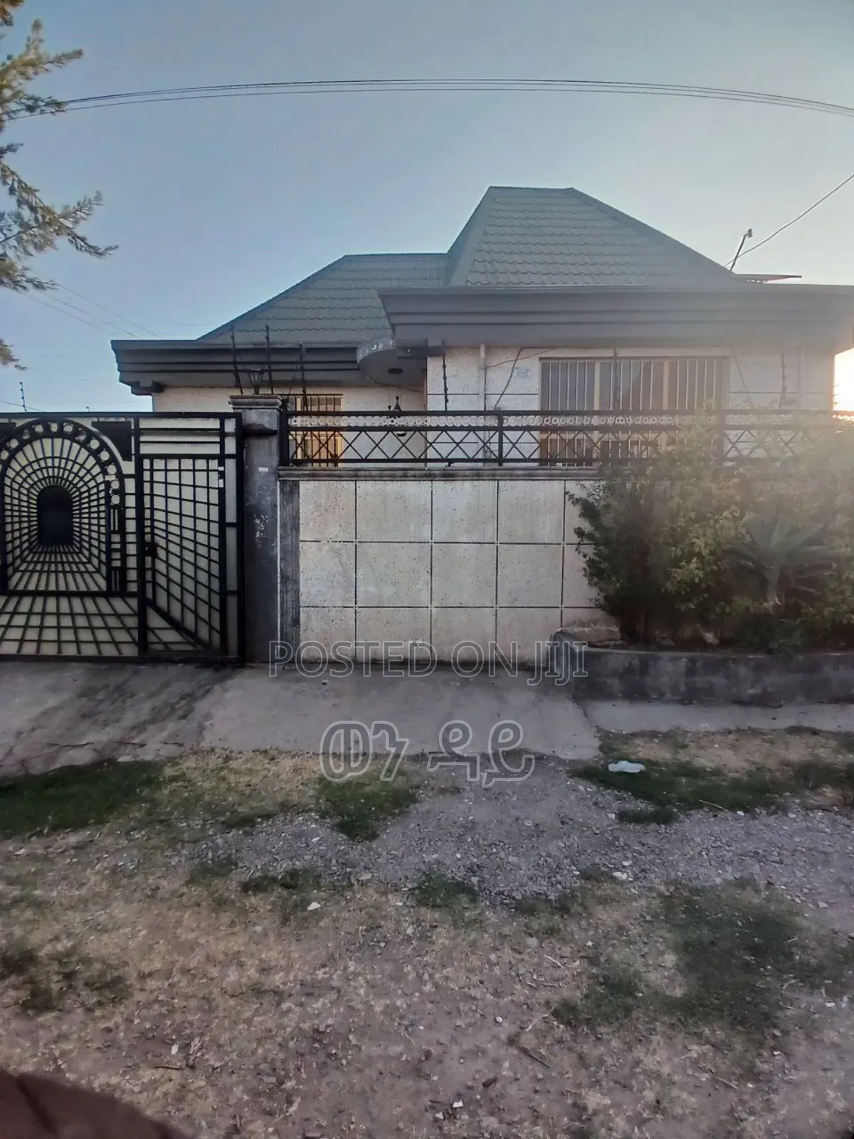 Furnished 4bdrm Villa in Bole for sale