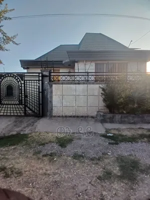 Furnished 4bdrm Villa in Bole for sale