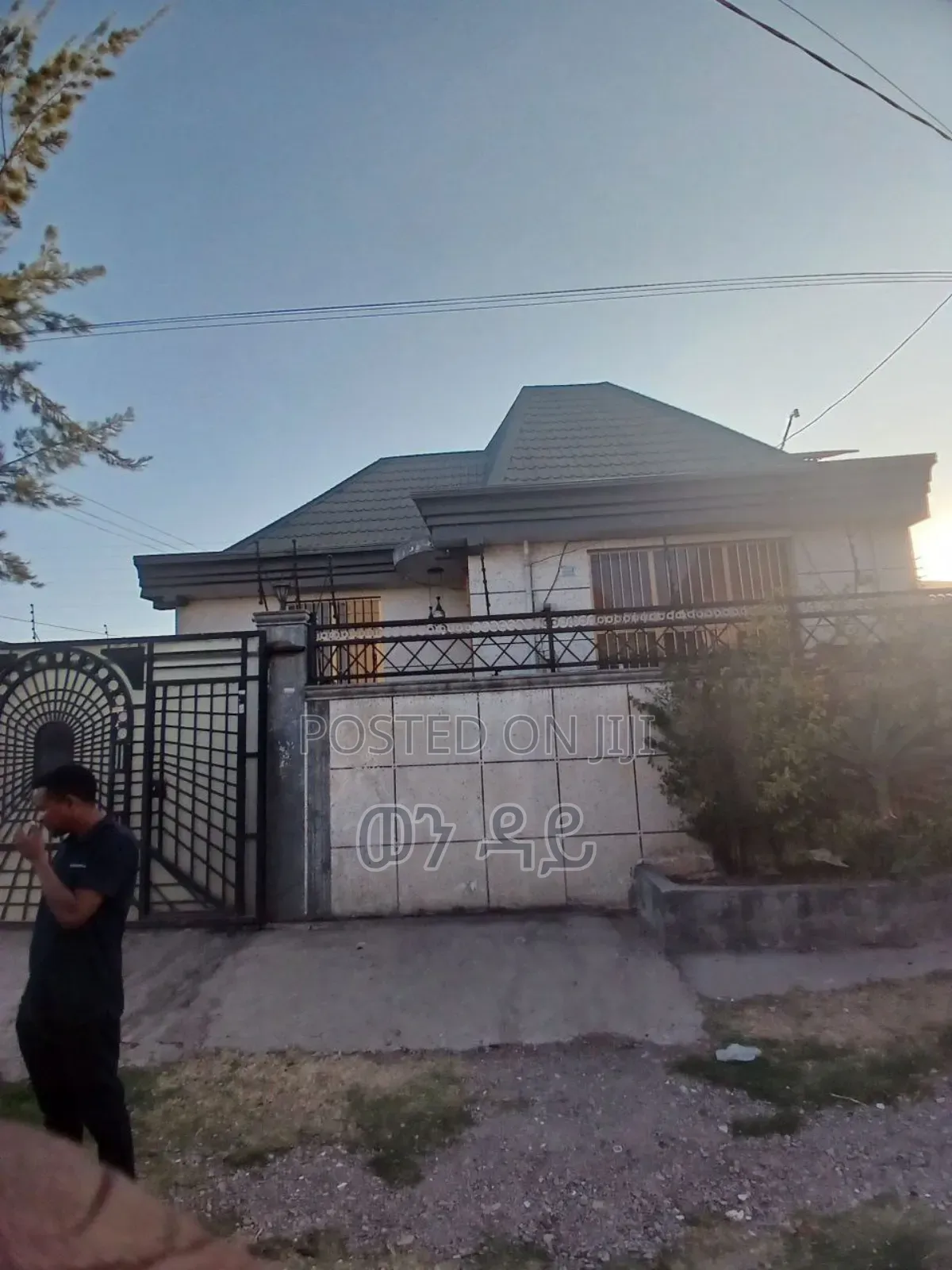 Furnished 4bdrm Villa in Bole for sale