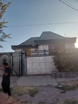 Furnished 4bdrm Villa in Bole for sale