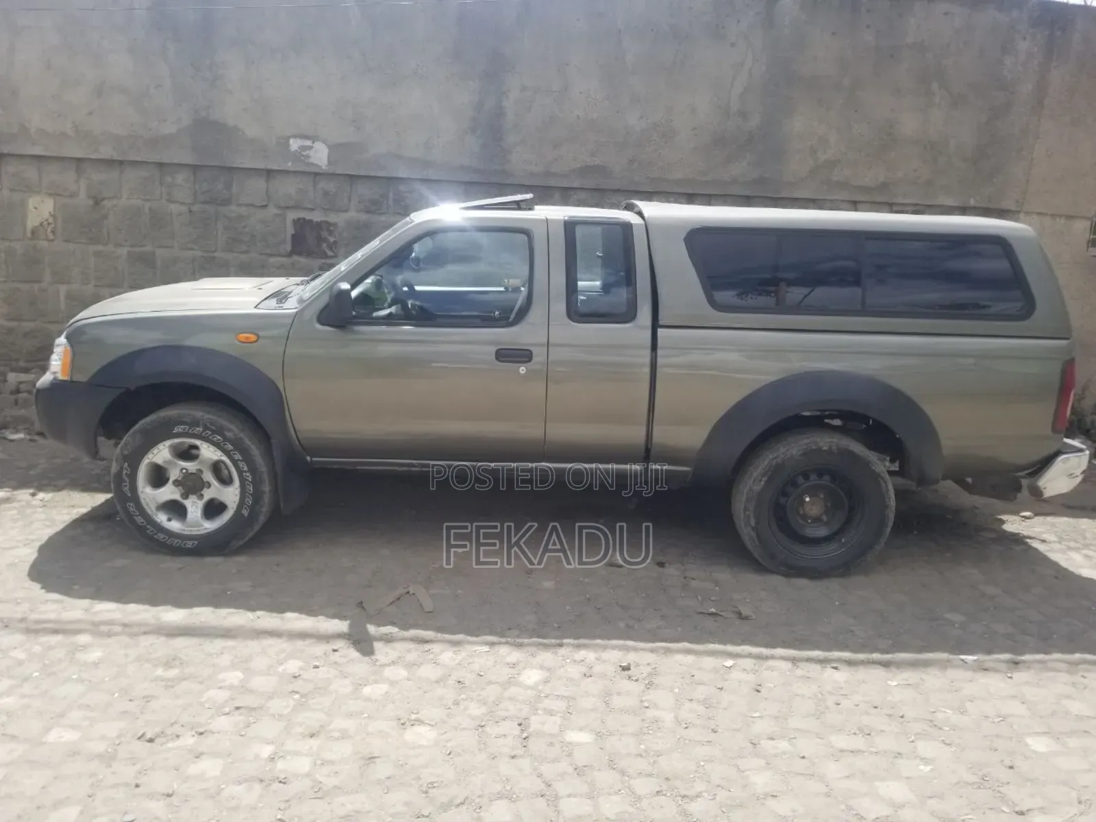 Nissan Hardbody 2002 Brown
