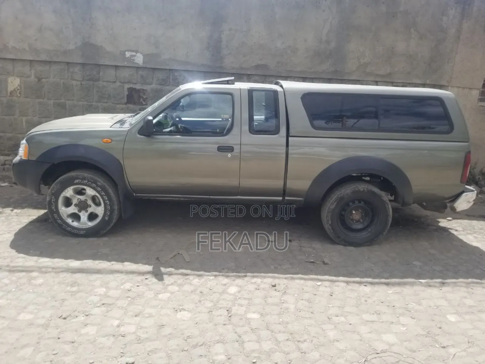 Nissan Hardbody 2002 Brown