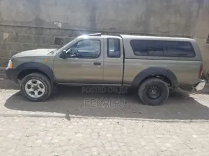 Nissan Hardbody 2002 Brown