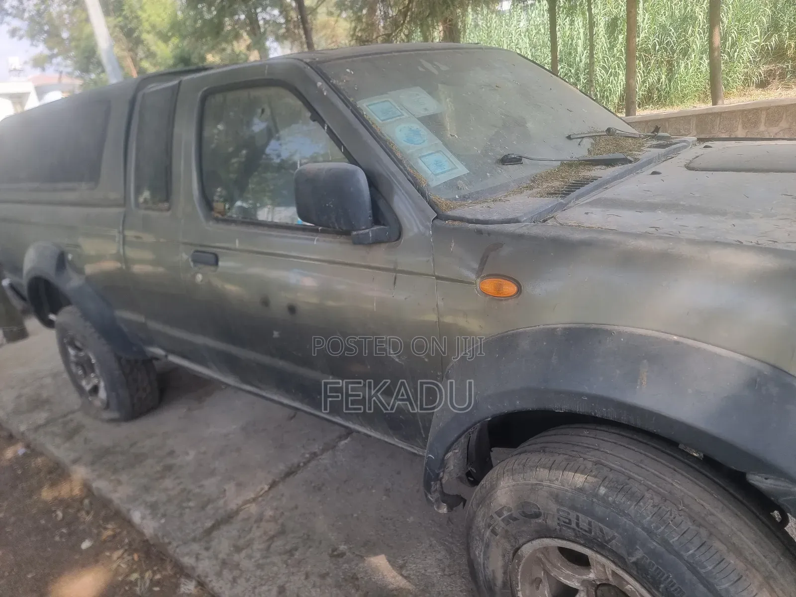 Nissan Hardbody 2002 Brown