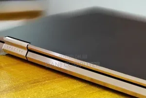 New Laptop HP Spectra 13 16GB Intel Core I7 SSD 512GB