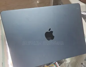 New Laptop Apple MacBook Air 2025 M4 13-Inch 16GB Apple M4 SSD 256GB