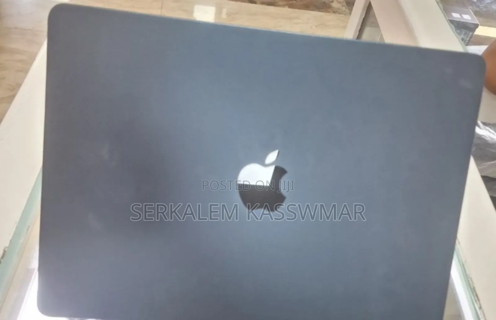 New Laptop Apple MacBook Air 2025 M4 13-Inch 16GB Apple M4 SSD 256GB