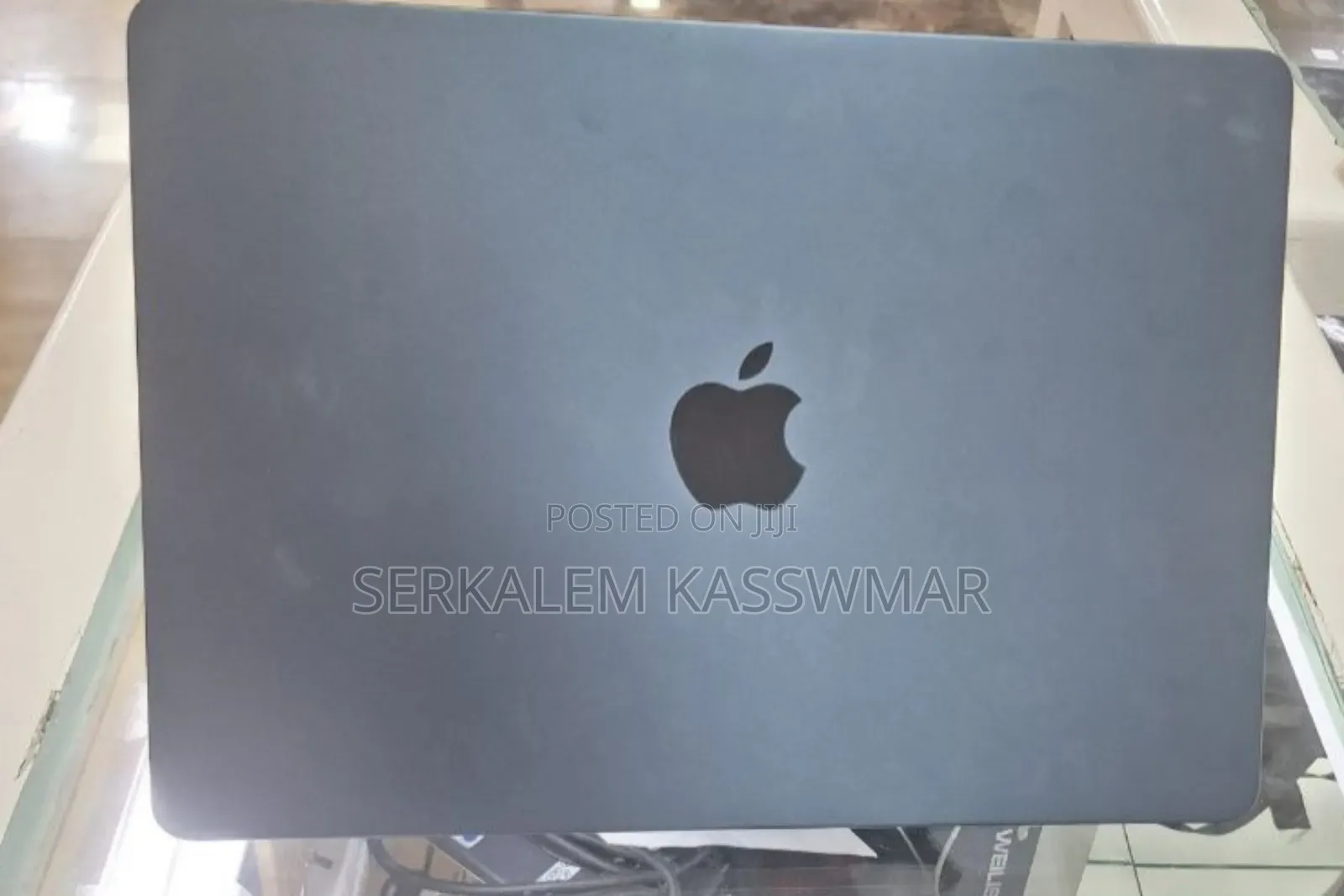 New Laptop Apple MacBook Air 2025 M4 13-Inch 16GB Apple M4 SSD 256GB