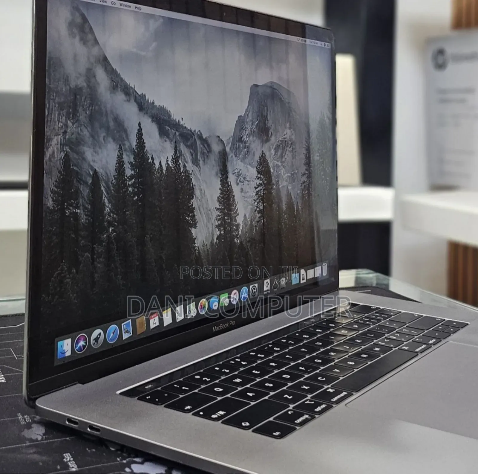 New Laptop Apple MacBook Pro 2019 16GB Intel Core I9 SSD 512GB