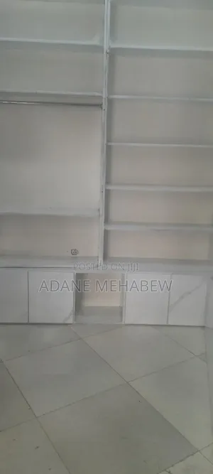 የልብስ መደረርደሪያ ሸልፍ