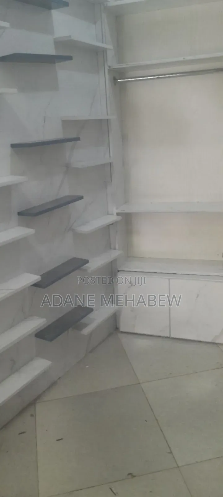 የልብስ መደረርደሪያ ሸልፍ