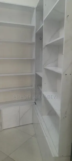 የልብስ መደረርደሪያ ሸልፍ