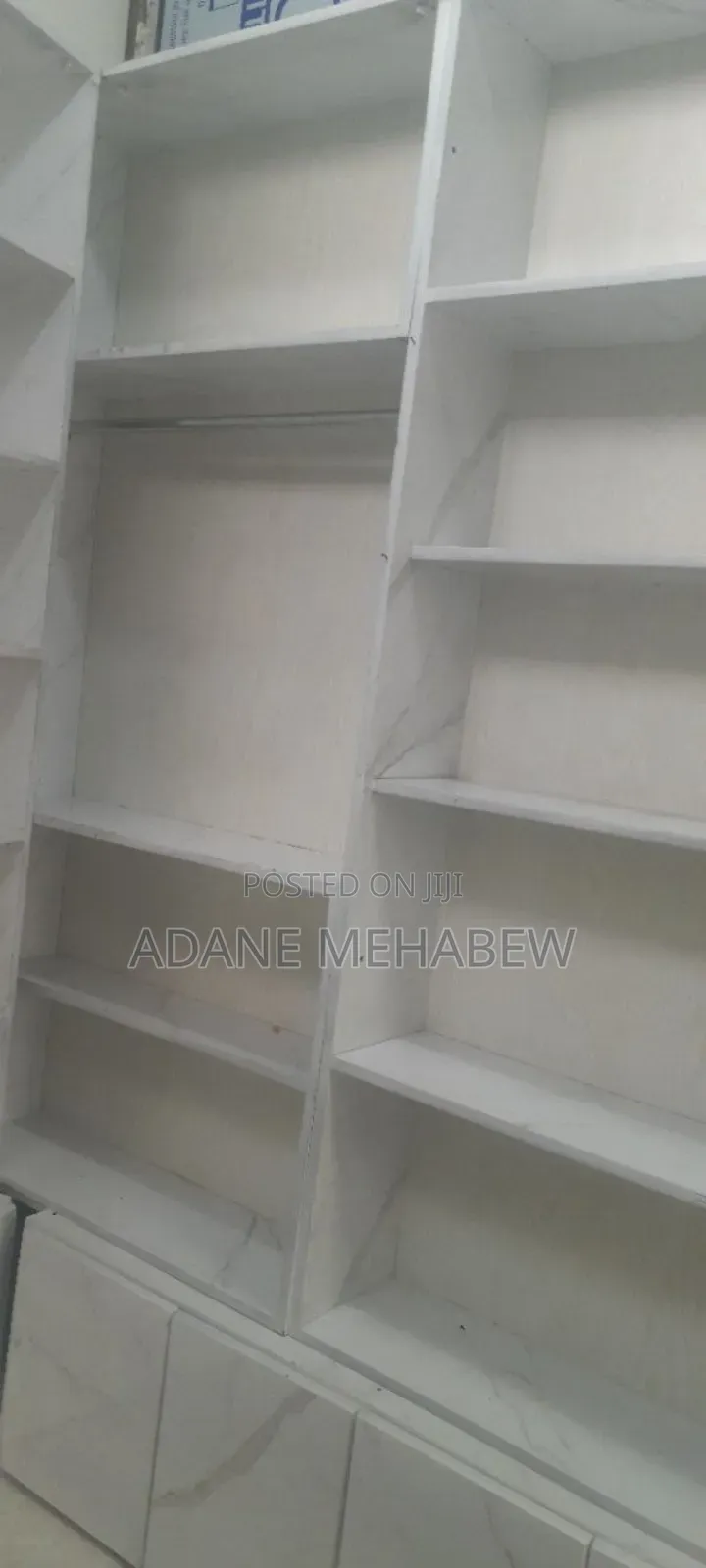 የልብስ መደረርደሪያ ሸልፍ