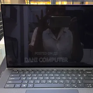 New Laptop Dell Precision 15 3520 16GB Intel Core I7 SSD 512GB