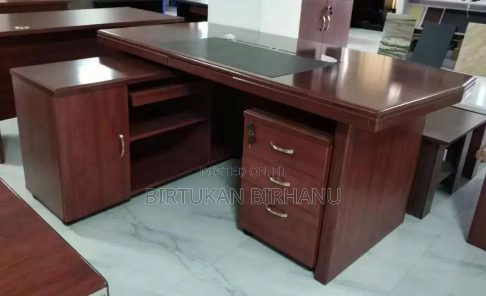Quality Standard Imported Managerial Table( Size 1.60 Cm)