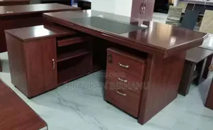 Quality Standard Imported Managerial Table( Size 1.60 Cm)