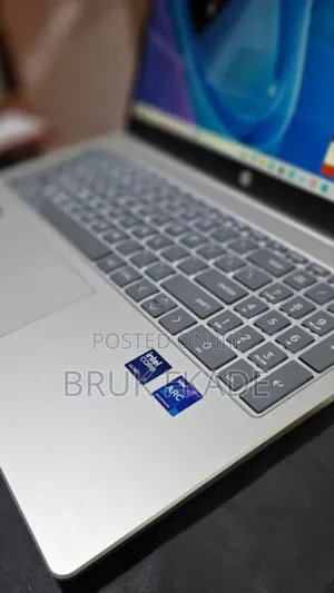 New Laptop HP Pavilion 15 16GB Intel Core Ultra 7 SSD 512GB