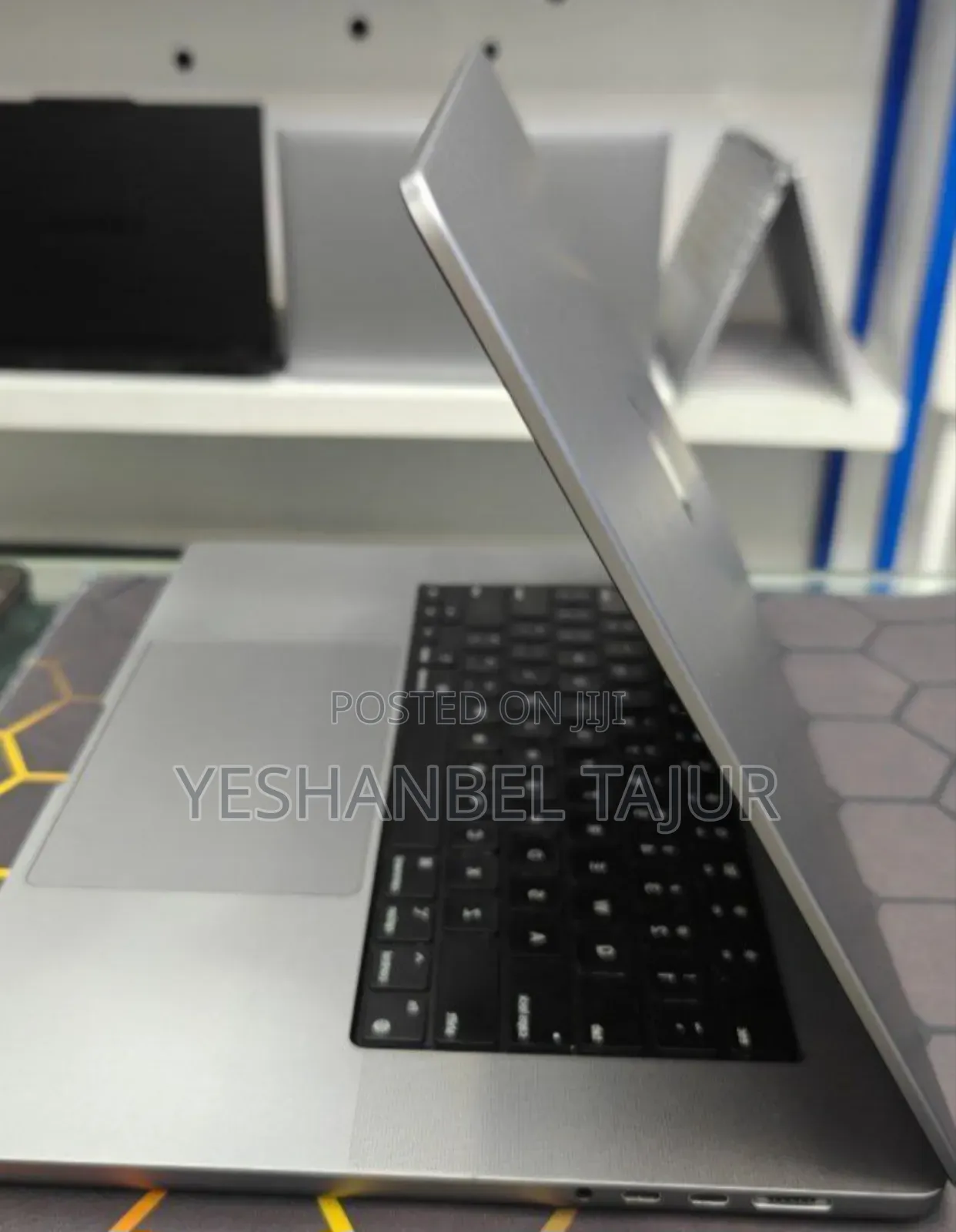New Laptop Apple MacBook Pro M1 16GB Apple M1 Pro SSD 512GB