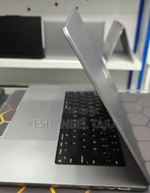 New Laptop Apple MacBook Pro M1 16GB Apple M1 Pro SSD 512GB