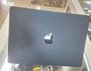 New Laptop Apple MacBook 16GB Apple M4 SSD 256GB