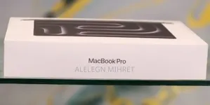 New Laptop Apple MacBook 16GB Apple M5 SSD 1T