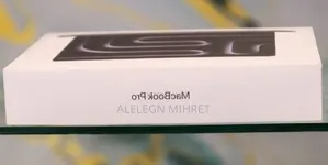 New Laptop Apple MacBook 16GB Apple M5 SSD 1T