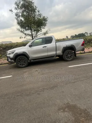 Toyota Hilux 2021 Silver