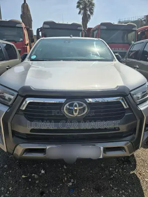 Toyota Hilux 2021 Silver