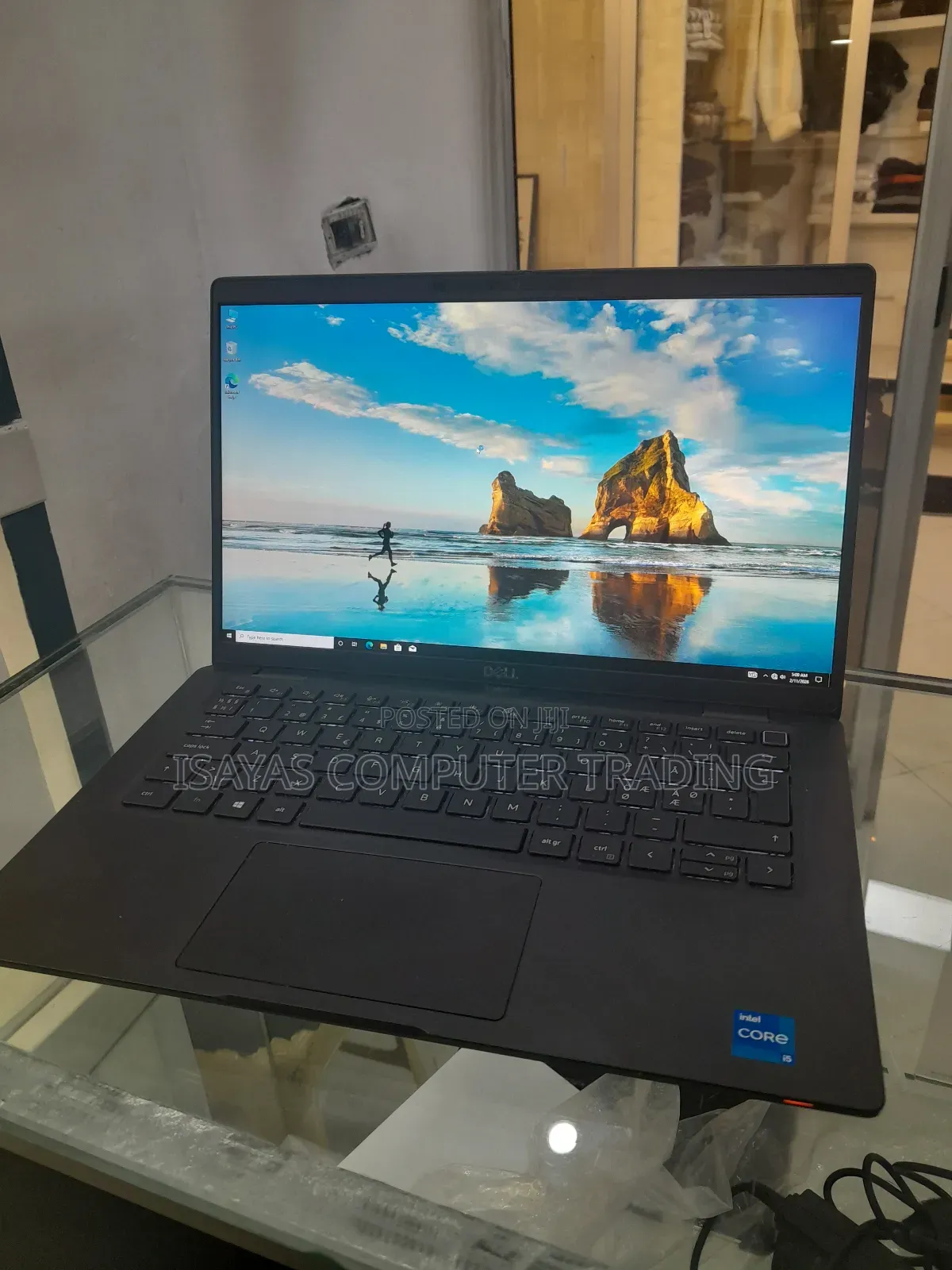 New Laptop Dell Latitude 3380 8GB Intel Core I5 SSD 256GB