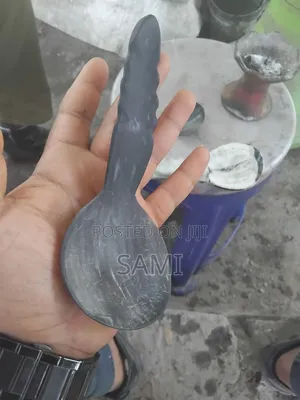 ከቀንድ የተሰሩ ባህላዊ ማንኪያዎች