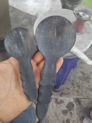 ከቀንድ የተሰሩ ባህላዊ ማንኪያዎች