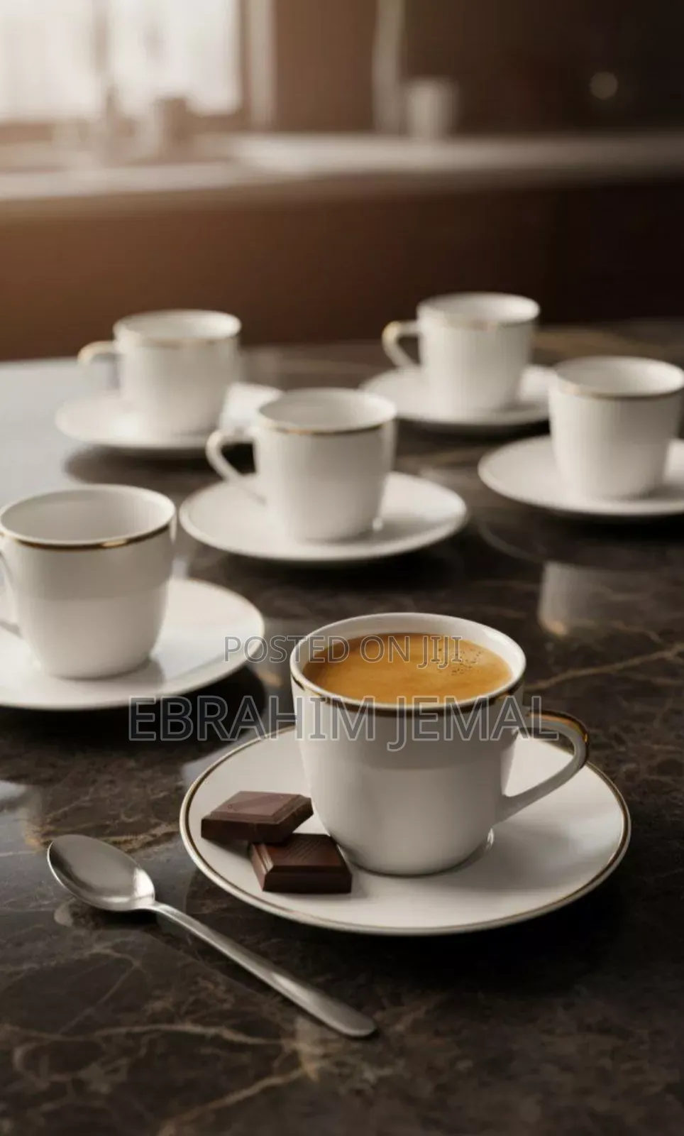 የቡና ስኒዎች ከማስቀመጫ ጋር