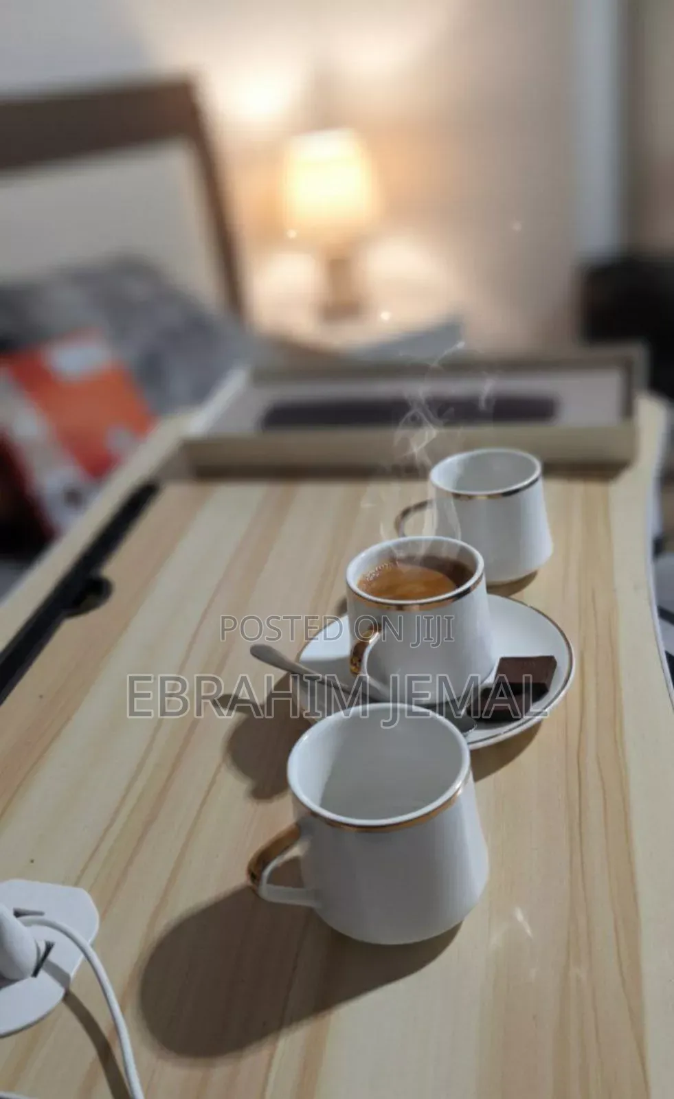 የቡና ስኒዎች ከማስቀመጫ ጋር