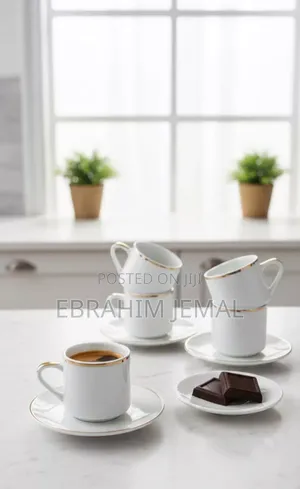 የቡና ስኒዎች ከማስቀመጫ ጋር