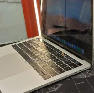 New Laptop Apple MacBook Pro 2016 8GB Intel Core I5 SSD 256GB