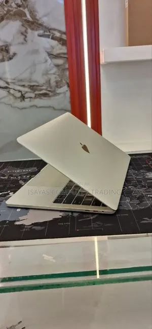 New Laptop Apple MacBook Pro 2016 8GB Intel Core I5 SSD 256GB