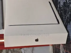 New Laptop Apple MacBook Air 2025 M4 13-Inch 16GB Apple M4 SSD 512GB