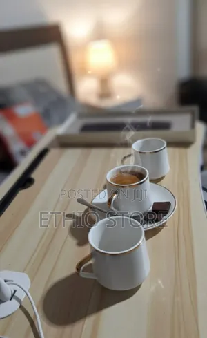 የቡና ስኒዎች ከማስቀመጫ ጋር