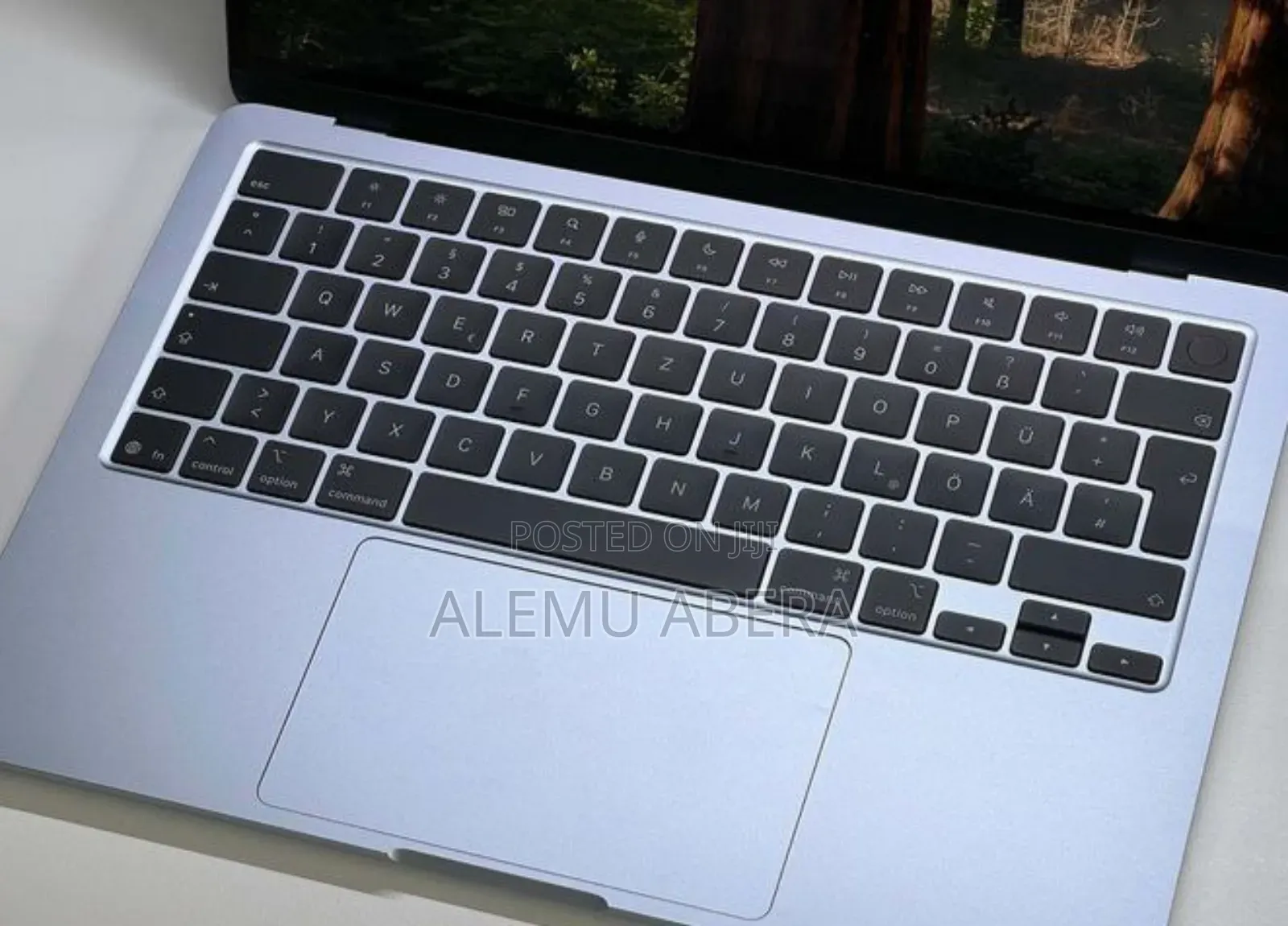 New Laptop Apple MacBook Air 2025 M4 13-Inch 16GB SSD 256GB