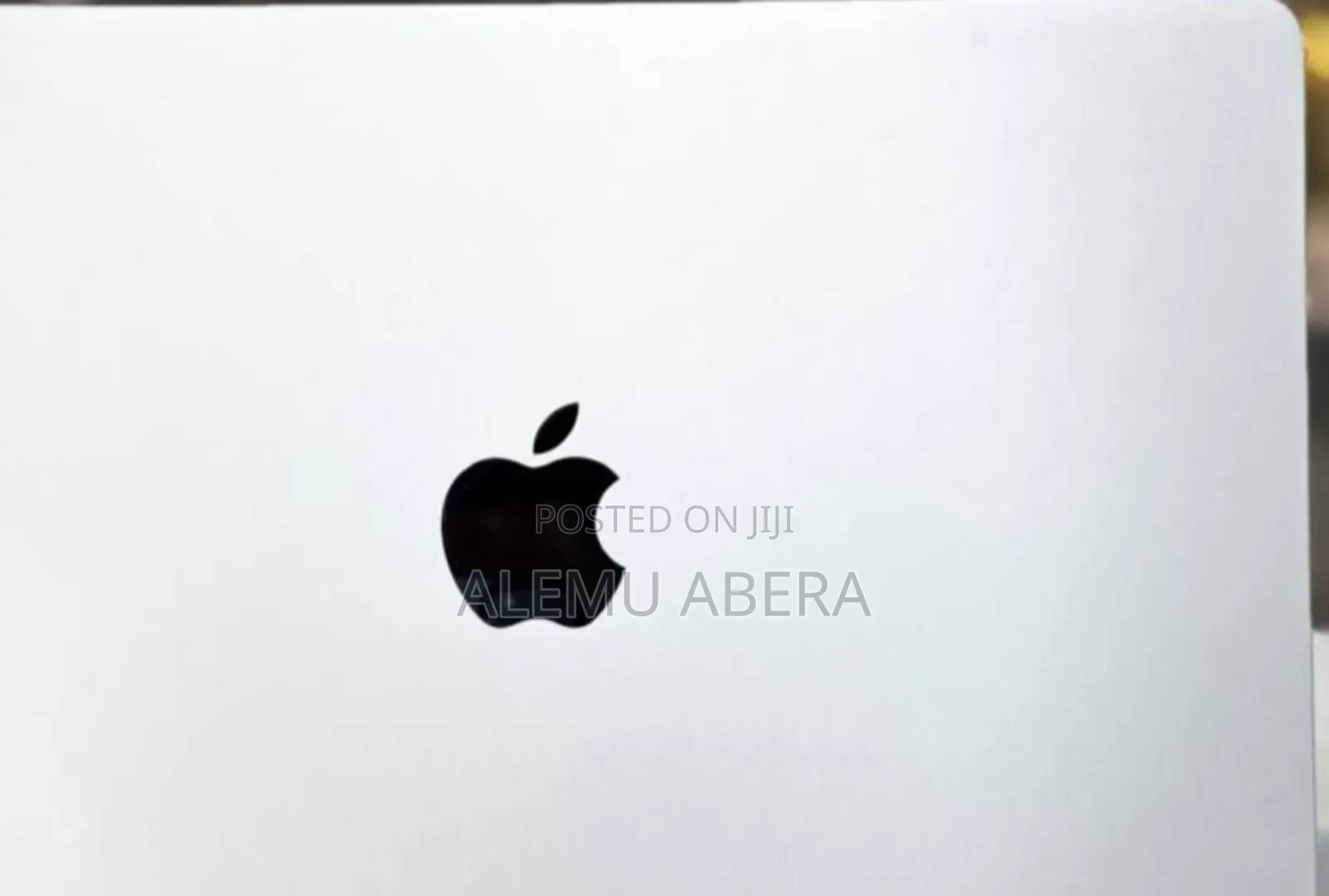 New Laptop Apple MacBook Air 2022 M2 8GB Apple M2 SSD 256GB