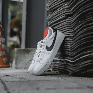 Nike Cout Shot White/Black Fashion Sneaker