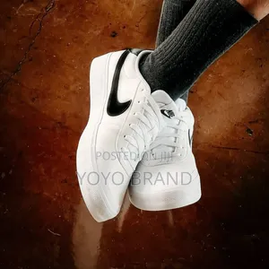 Nike Cout Shot White/Black Fashion Sneaker